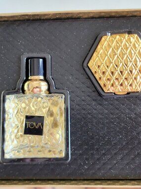 TOVA Beverly Hills Eau de Parfum Signature Scent Spray Quilted 1.7oz Gift Set